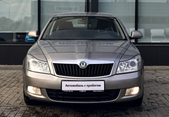 Подержанный автомобиль Skoda Octavia Liftback 2012 года (8 фото)