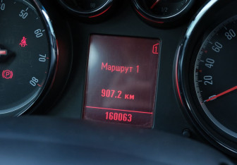 Подержанный автомобиль Opel Astra Hatchback 2011 года (16 фото)