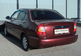 Подержанный автомобиль Hyundai Accent Sedan 2008 года (3 фото)