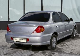 Подержанный автомобиль Kia Spectra Sedan 2007 года (5 фото)