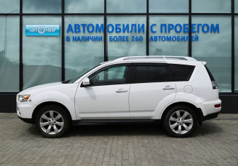 Подержанный автомобиль Mitsubishi Outlander 2010 года (2 фото)