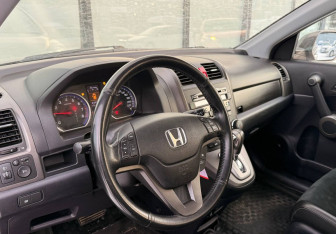 Подержанный автомобиль Honda CR-V 2012 года (10 фото)
