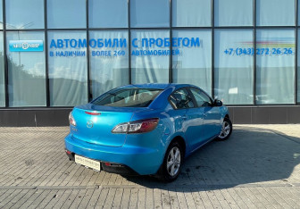 Подержанный автомобиль Mazda 3 Sedan 2011 года (5 фото)