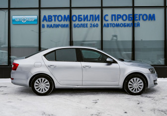 Подержанный автомобиль Skoda Octavia Liftback 2014 года (6 фото)