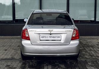 Подержанный автомобиль Chevrolet Lacetti Sedan 2011 года (4 фото)