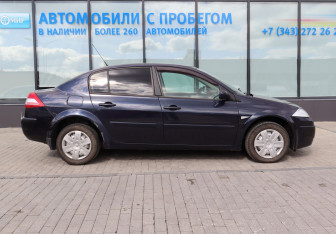 Подержанный автомобиль Renault Megane Sedan 2007 года (6 фото)