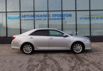 Подержанный автомобиль Toyota Camry Sedan 2012 года (6 фото)