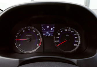 Подержанный автомобиль Hyundai Solaris Sedan 2011 года (11 фото)