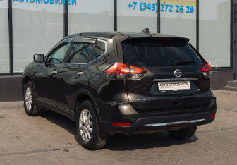 Подержанный автомобиль Nissan X-Trail 2018 года (3 фото)