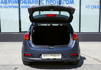Подержанный автомобиль Kia Ceed Hatchback 2014 года (20 фото)