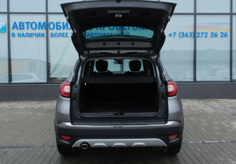 Подержанный автомобиль Renault Kaptur 2017 года (18 фото)