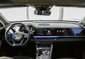 Подержанный автомобиль Geely Monjaro 2024 года (12 фото)