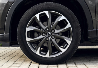 Подержанный автомобиль Mazda CX-5 2015 года (20 фото)