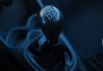 Подержанный автомобиль Peugeot 107 2009 года (12 фото)