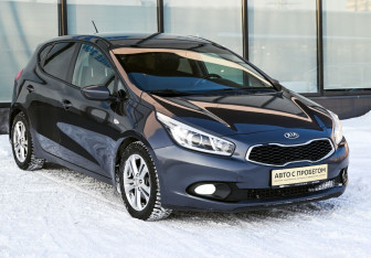 Подержанный автомобиль Kia Ceed Hatchback 2012 года (7 фото)