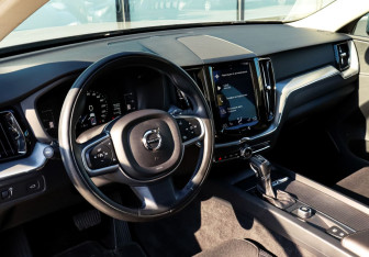 Подержанный автомобиль Volvo XC60 2018 года (16 фото)