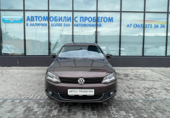 Подержанный автомобиль Volkswagen Jetta Sedan 2014 года (8 фото)