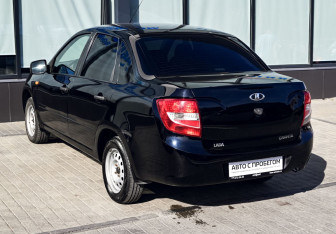 Подержанный автомобиль LADA (ВАЗ) Granta Sedan 2013 года (3 фото)