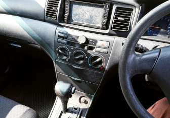 Подержанный автомобиль Toyota Corolla Wagon 2002 года (10 фото)