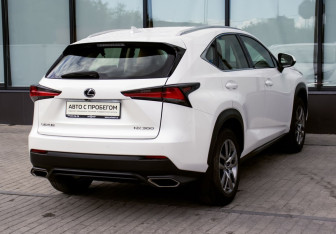 Подержанный автомобиль Lexus NX 2019 года (5 фото)