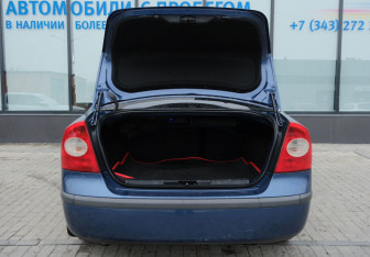 Подержанный автомобиль Ford Focus Sedan 2007 года (17 фото)