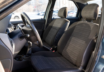 Подержанный автомобиль Renault Logan Sedan 2011 года (9 фото)