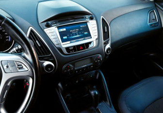 Подержанный автомобиль Hyundai ix35 2012 года (9 фото)