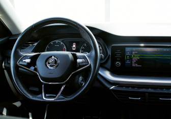 Подержанный автомобиль Skoda Octavia Liftback 2020 года (19 фото)