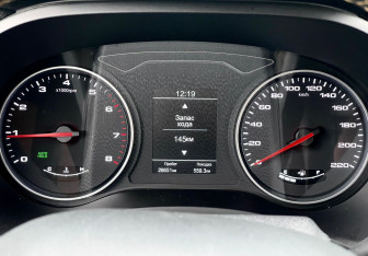 Подержанный автомобиль Москвич 3 2023 года (16 фото)