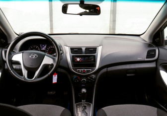 Подержанный автомобиль Hyundai Solaris Sedan 2011 года (16 фото)