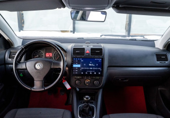 Подержанный автомобиль Volkswagen Jetta Sedan 2007 года (11 фото)