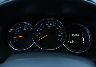 Подержанный автомобиль Renault Logan Sedan 2021 года (14 фото)