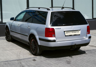 Подержанный автомобиль Volkswagen Passat Wagon 1999 года (3 фото)