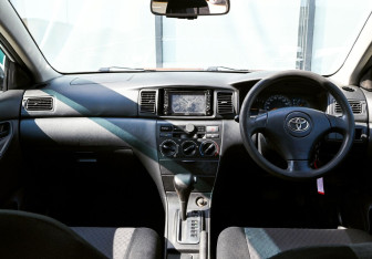 Подержанный автомобиль Toyota Corolla Wagon 2002 года (16 фото)