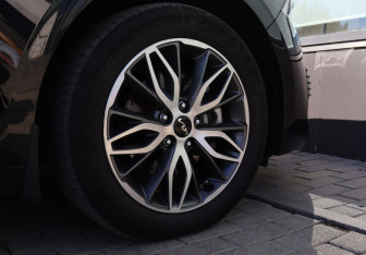 Подержанный автомобиль Kia K5 2022 года (27 фото)