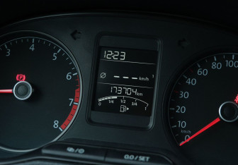 Подержанный автомобиль Volkswagen Polo Sedan 2016 года (15 фото)