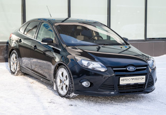 Подержанный автомобиль Ford Focus Sedan 2012 года (7 фото)