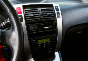Подержанный автомобиль Hyundai Tucson 2007 года (10 фото)