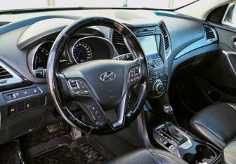 Подержанный автомобиль Hyundai Santa Fe 2013 года (10 фото)