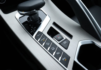 Подержанный автомобиль Geely Coolray 2023 года (14 фото)