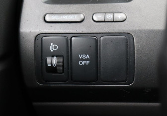 Подержанный автомобиль Honda Civic Sedan 2007 года (13 фото)