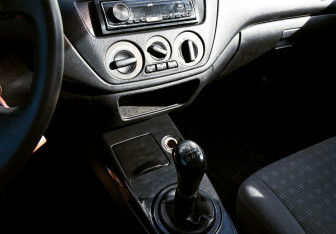 Подержанный автомобиль Mitsubishi Lancer Sedan 2004 года (9 фото)