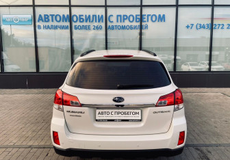 Подержанный автомобиль Subaru Outback Wagon 2011 года (4 фото)