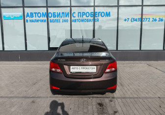 Подержанный автомобиль Hyundai Solaris Sedan 2015 года (4 фото)