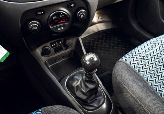 Подержанный автомобиль Kia Rio Sedan 2010 года (10 фото)