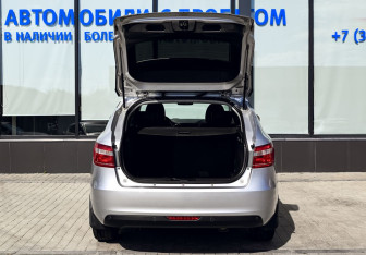 Подержанный автомобиль LADA (ВАЗ) Vesta Wagon 2019 года (20 фото)