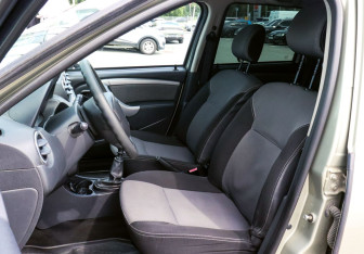 Подержанный автомобиль Renault Duster 2013 года (13 фото)
