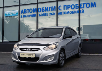 Подержанный автомобиль Hyundai Solaris Sedan 2012 года (12 фото)