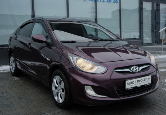 Подержанный автомобиль Hyundai Solaris Sedan 2013 года (7 фото)