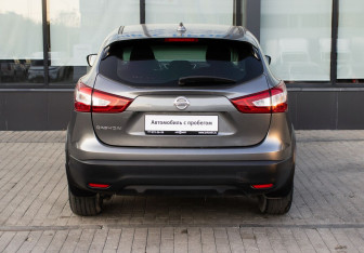 Подержанный автомобиль Nissan Qashqai 2017 года (4 фото)